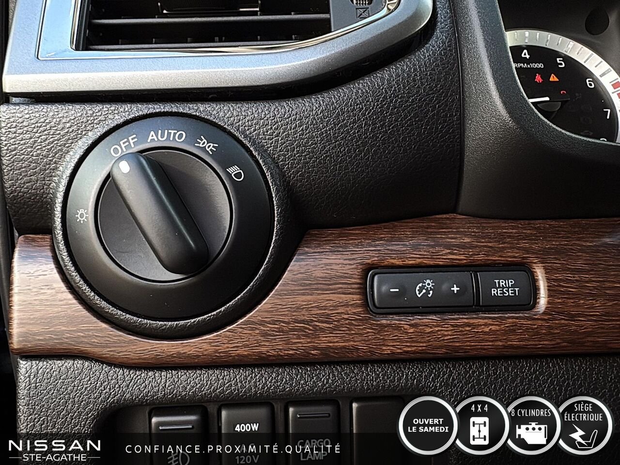 2018 Nissan Titan Platine cabine double 4x4 | BAS KILOMÉTRAGE | CAPACITÉ DE REMORQUAGE 8 500 LB Blue Saint-Jérôme - photo #16