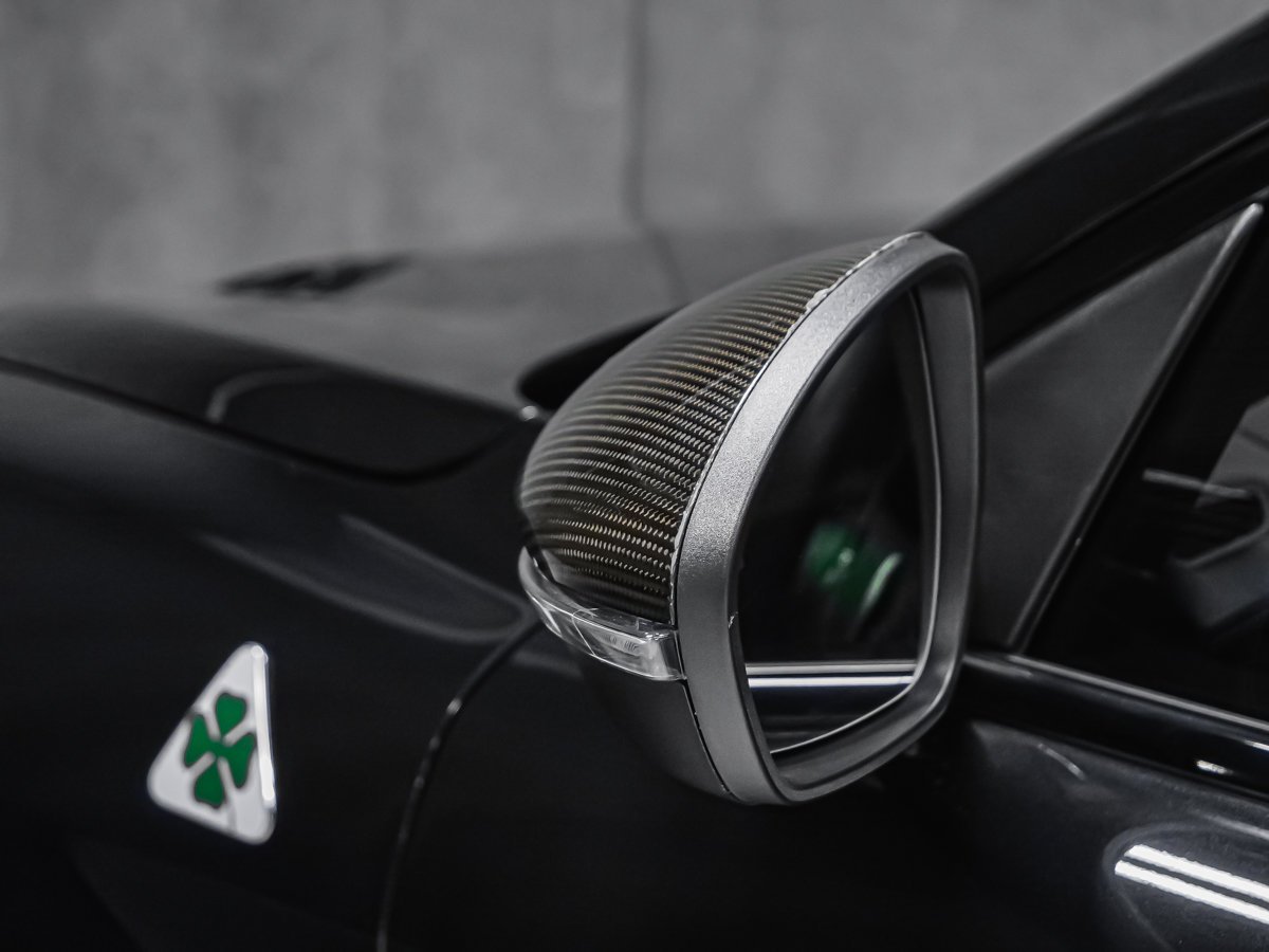 Alfa Romeo Stelvio QUADRIFOGLIO CARBONE 2024 Noir Montréal - photo #13