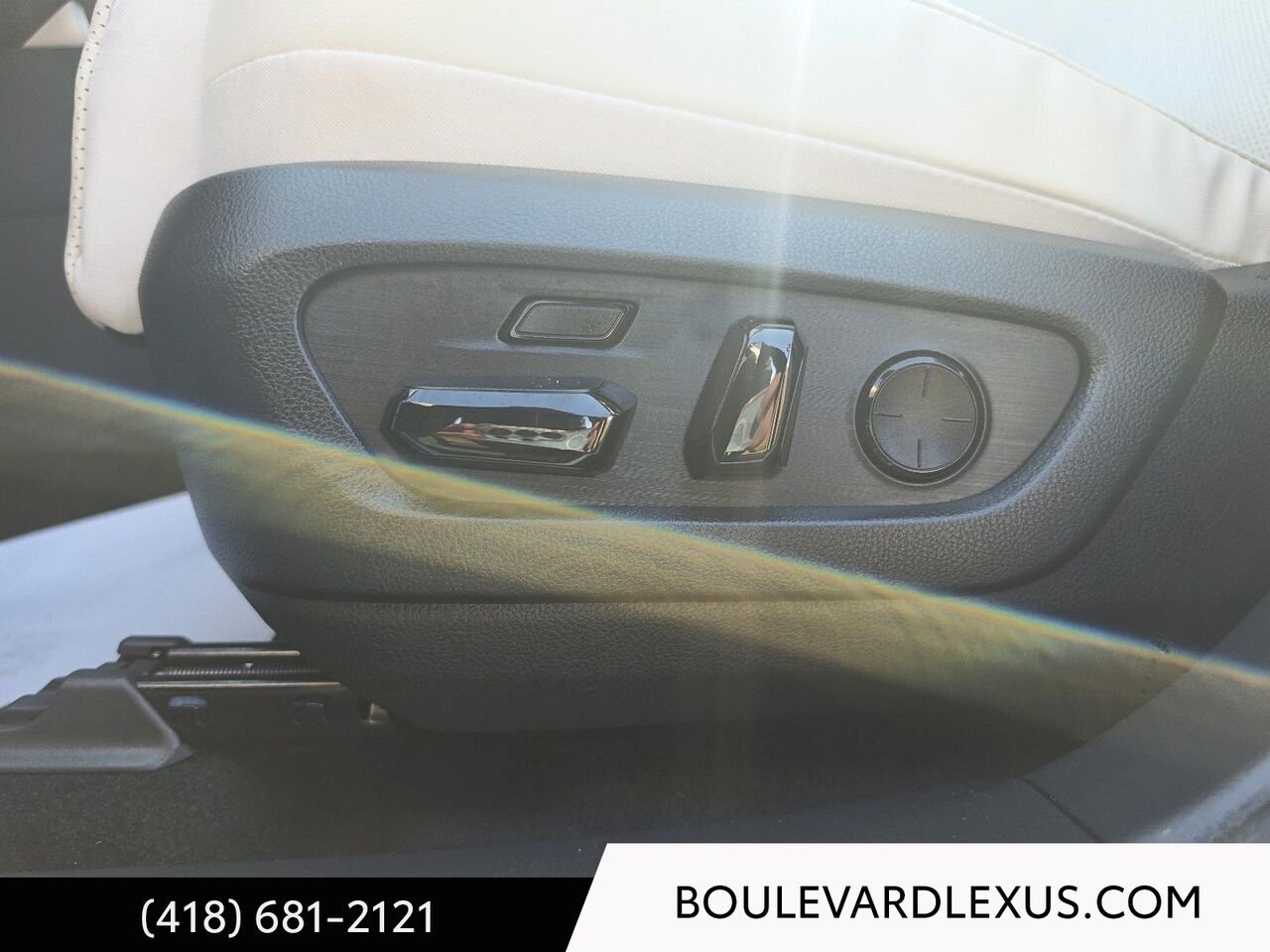 Lexus RX 20001A | RX 450h+ BA 2024 Blanc Québec - photo #9