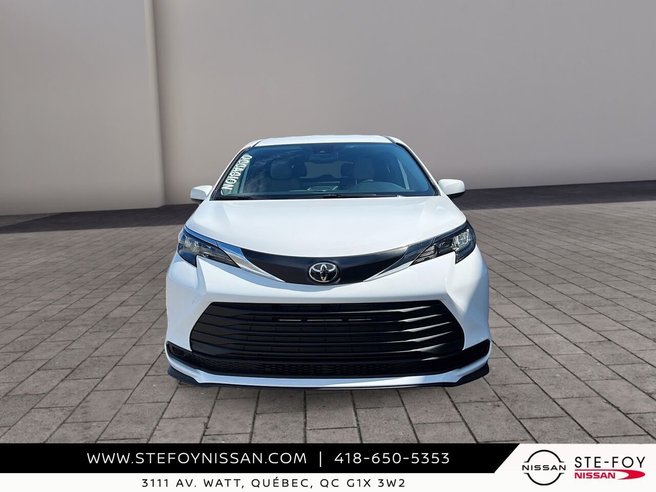 2026 Toyota Sienna LE 8 PASSAGERS White Ste-Foy - photo #1