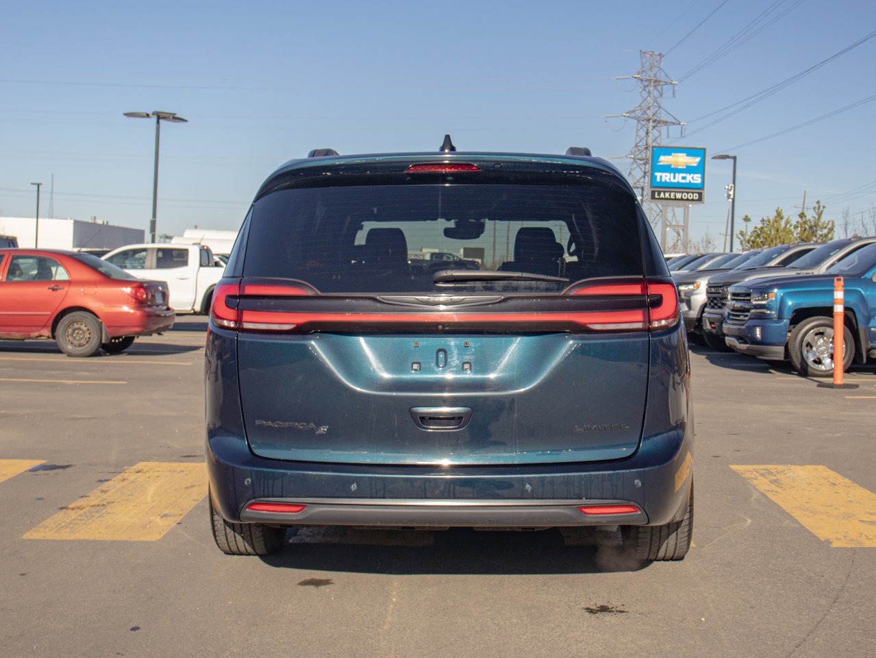 2025 Chrysler Pacifica Limited FWD Blue Sherwood Park - photo #8