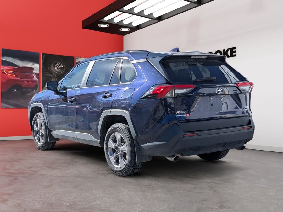 Toyota RAV4 XLE/AWD/SIÈGES CHAUFFANTS/VOLANT CHAUFFANT/TOIT OUVRANT/BLUETOOTH/AC BIZONE 2025 Bleu
