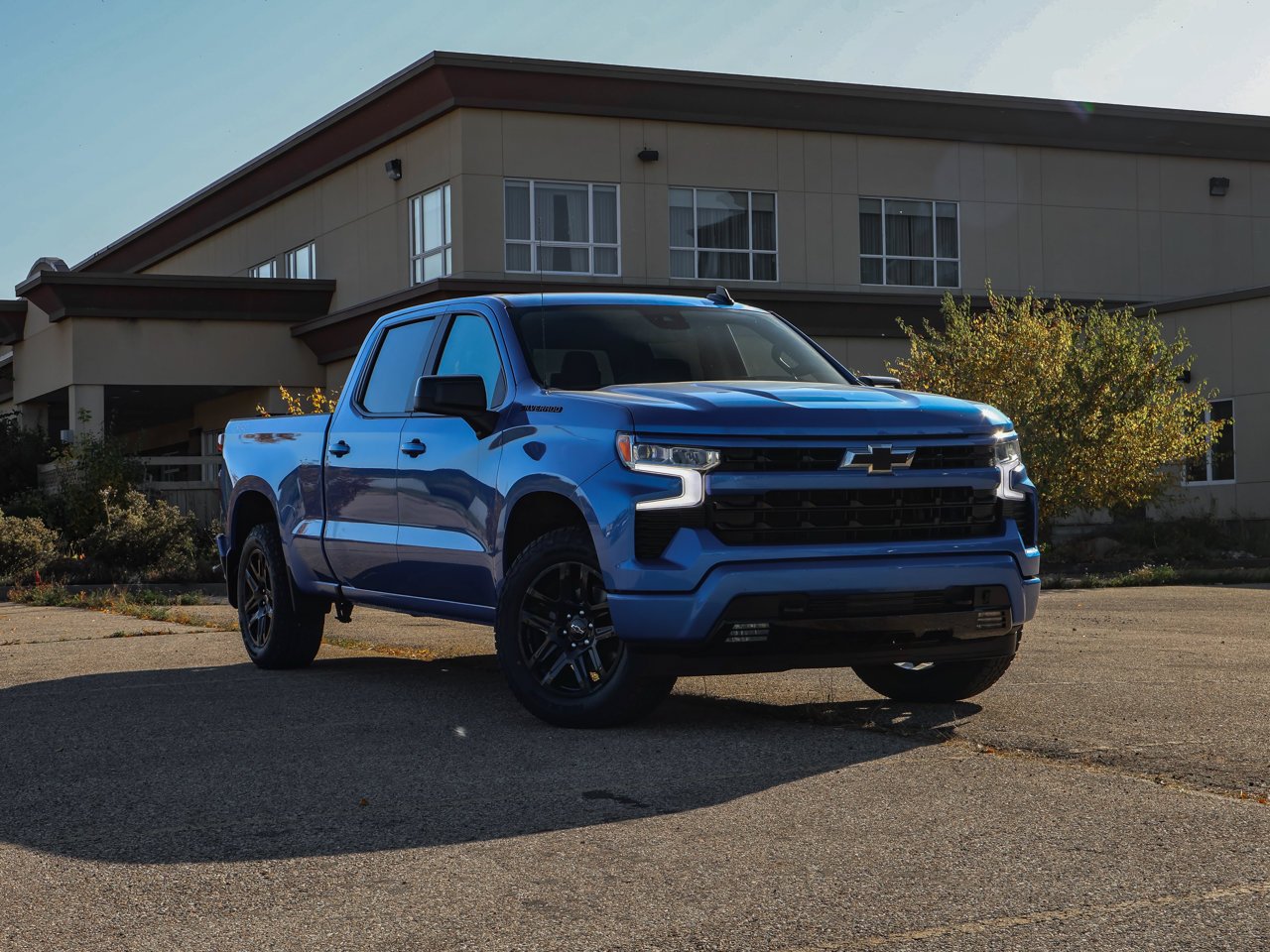 2025 Chevrolet Silverado 1500 4WD Crew Cab 147 RST Blue Sherwood Park - photo #1
