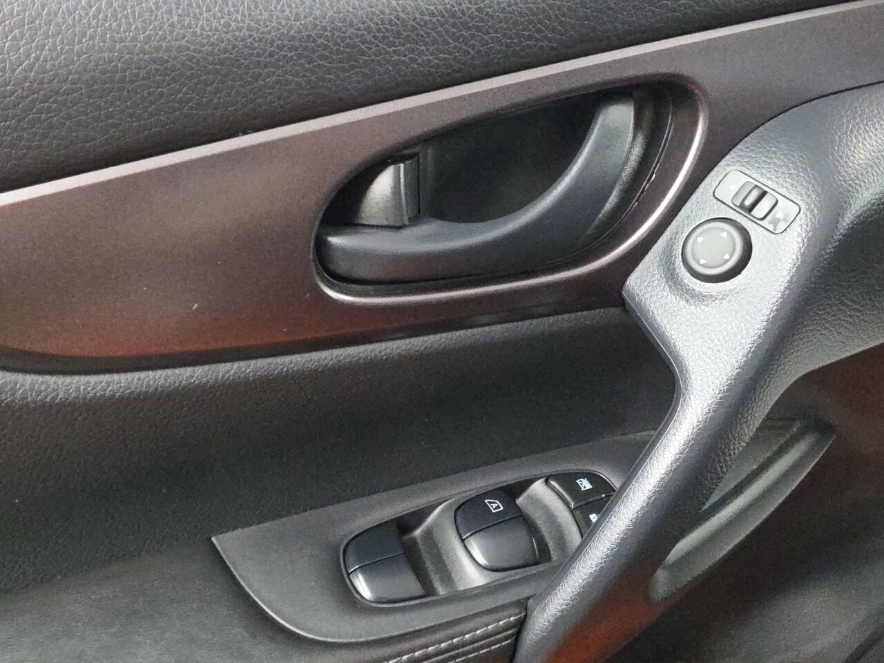 Nissan Qashqai S TA CVT, Cruise control, commande audio au volant, détecteur d'angles morts 2023 Noir Val-David - photo #13