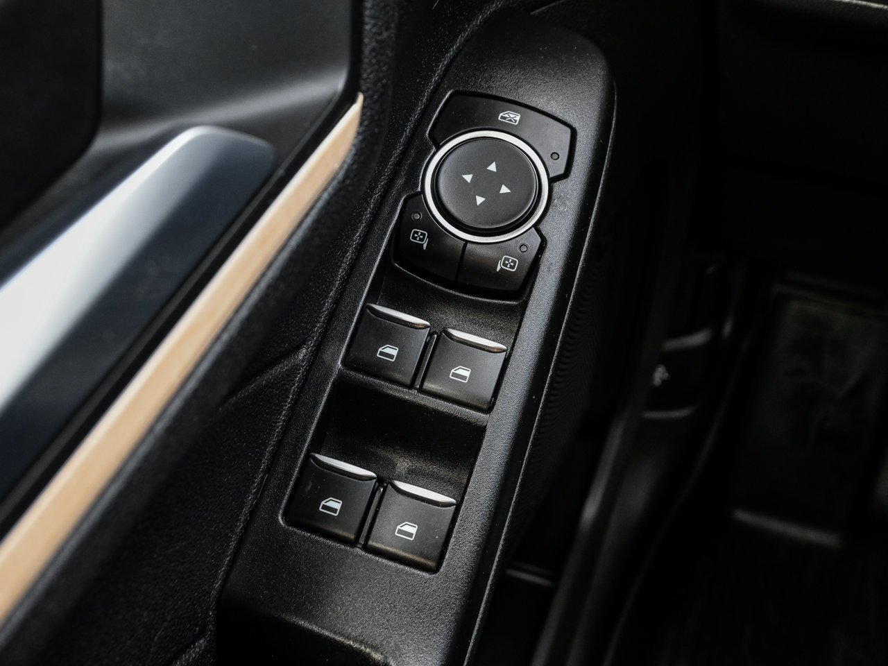 2022 Ford Escape Titanium Plug-In Hybrid FWD White Sherwood Park - photo #17