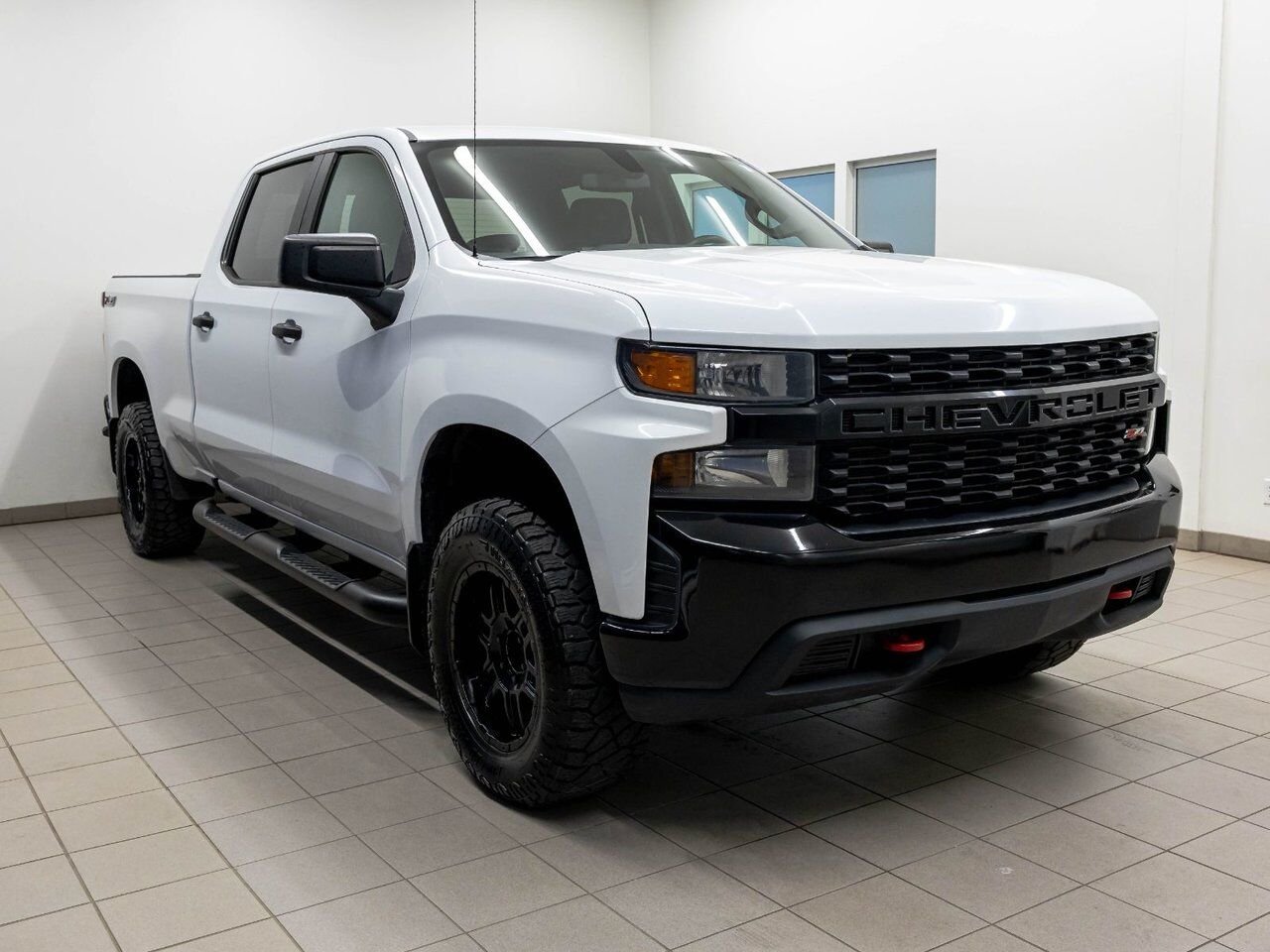 Chevrolet Silverado 1500 CUSTOM TRAIL BOSS CREW V8 4X4 *GR. REMORQ* CARPLAY 2019 Blanc Saint-Jérôme - photo #8