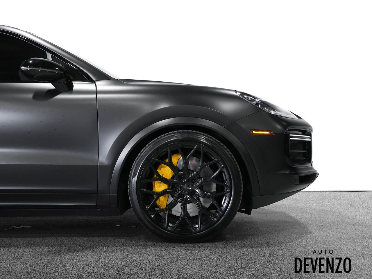 2020 Porsche Cayenne Black Saint-Eustache - photo #5