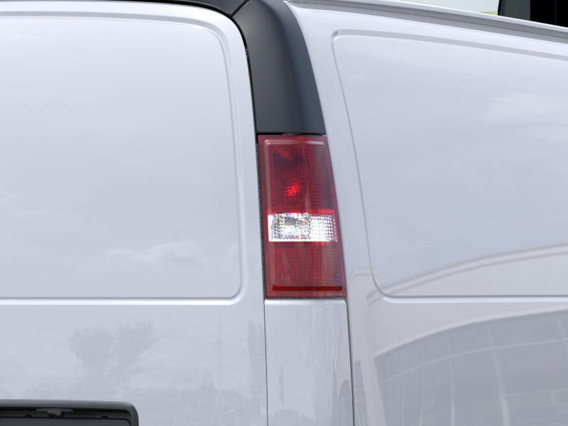 2024 GMC Savana Cargo Van Summit White Saint-Eustache - photo #10