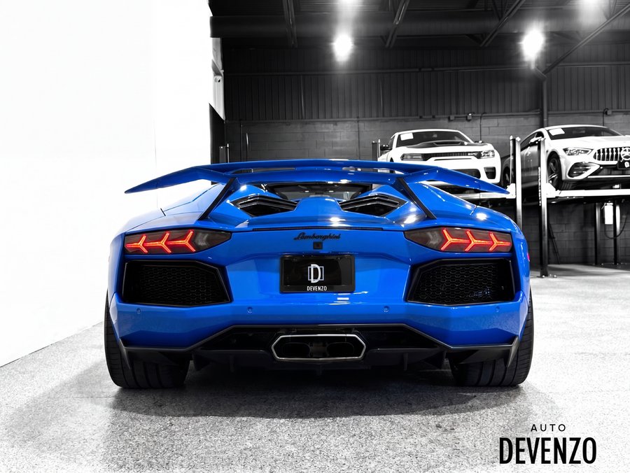 2015 Lamborghini Aventador 2015 Blue