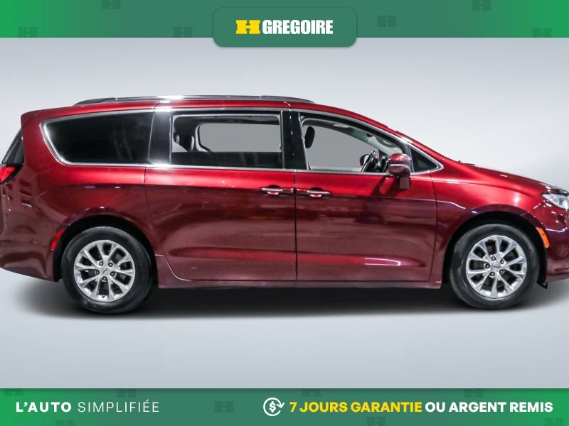 2021 Chrysler Pacifica Red Laval - photo #10