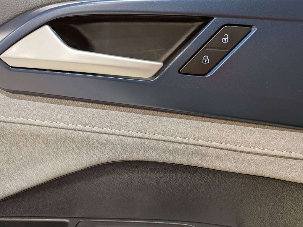 Volkswagen Taos Comfortline 4MOTION 2024 Gris Val-David - photo #33