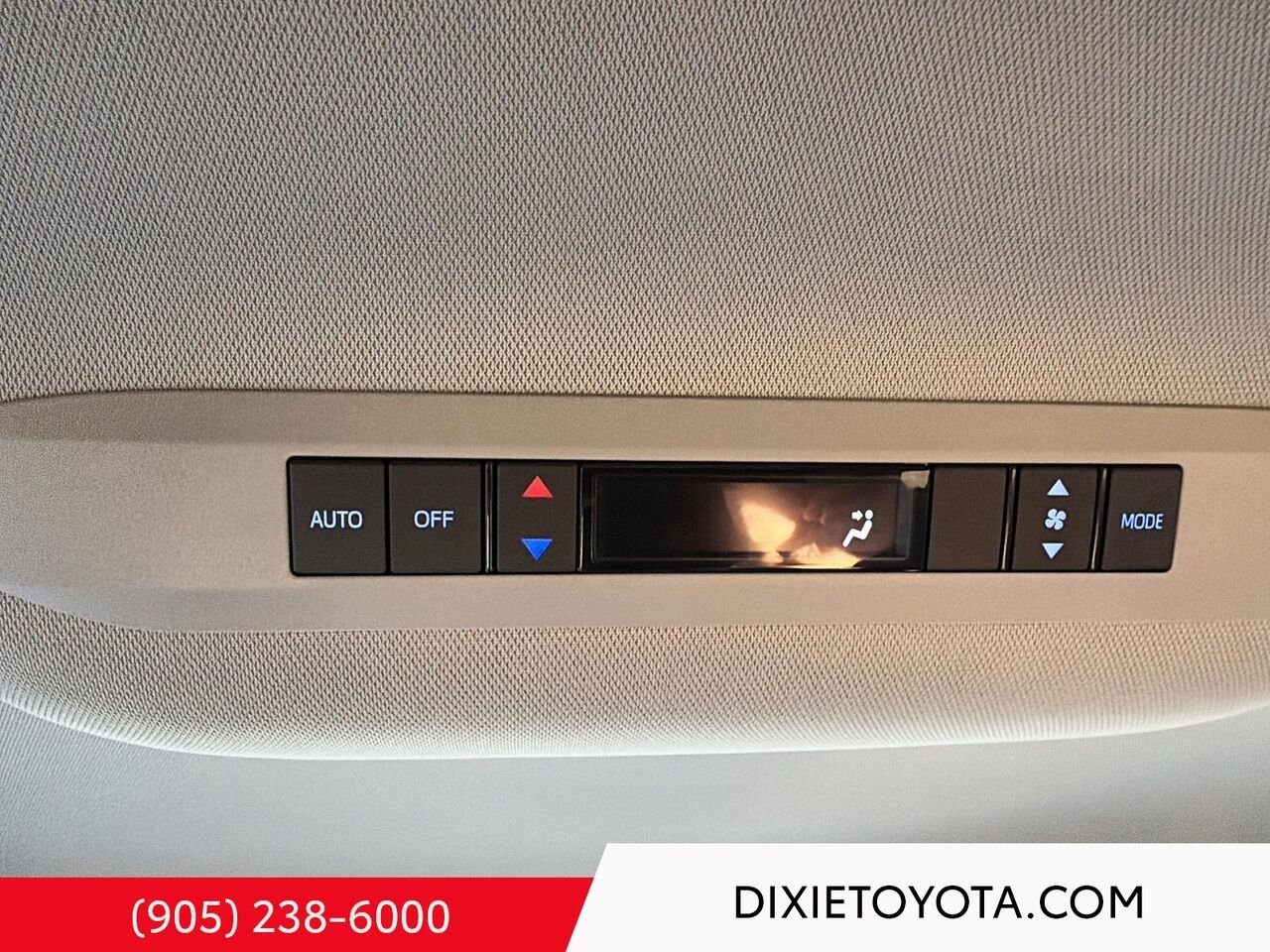 2023 Toyota Sienna HYBRID LE AWD / HEATED SEATS / TOYOTA SAFETY SENSE / CARPLAY AND ANDROID AUTO Black Mississauga - photo #17