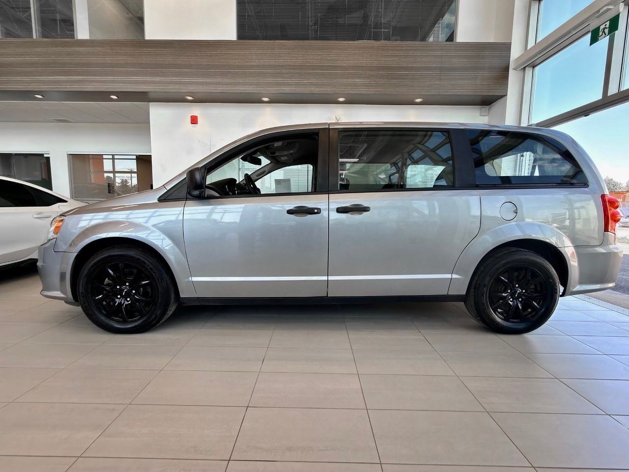 2019 Dodge Grand Caravan Notre-Dame-des-Prairies - photo #3