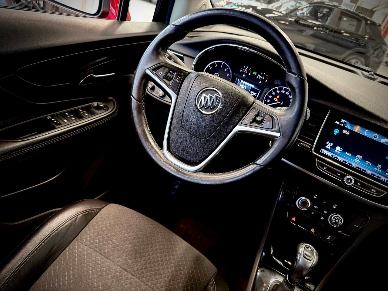 Buick Encore 2017 Rouge Notre-Dame-des-Prairies - photo #17