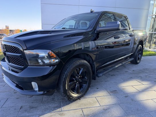 2020 Ram 1500 Classic Express 5.7L ** ÉDITION NUIT ** GROS MIRROIRS ** GROUPE COMMODITÉ ** 5 pi 7 po Black