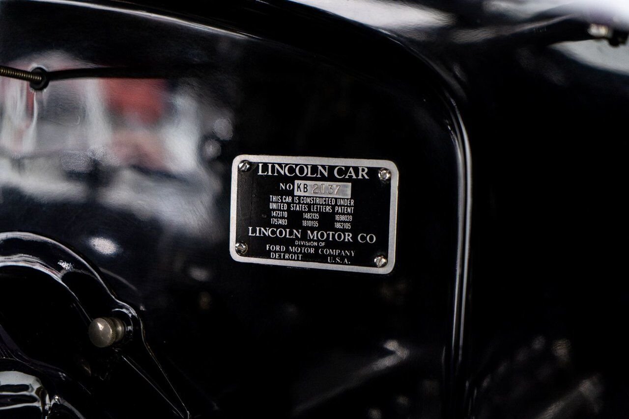 Lincoln KB Victoria Coupe One Of 18 Built, And The Only Known Surviving **PRICE IN USD** 1933 mauve Montréal - photo #50
