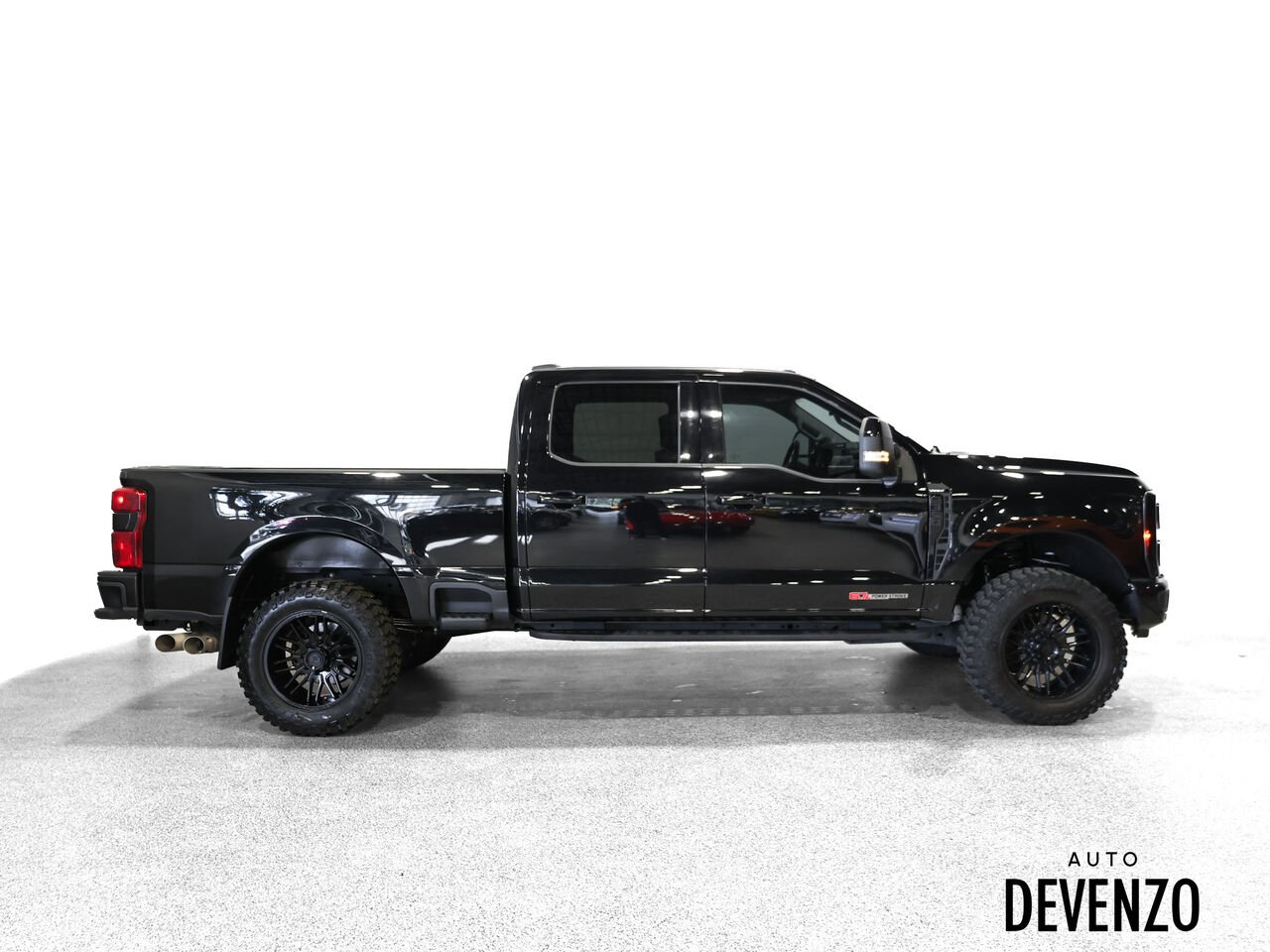 Ford Super Duty F-350 2023 Noir Saint-Eustache - photo #1