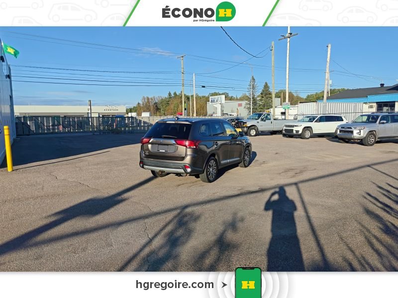Mitsubishi Outlander 2018 Brun Saint-Eustache - photo #7