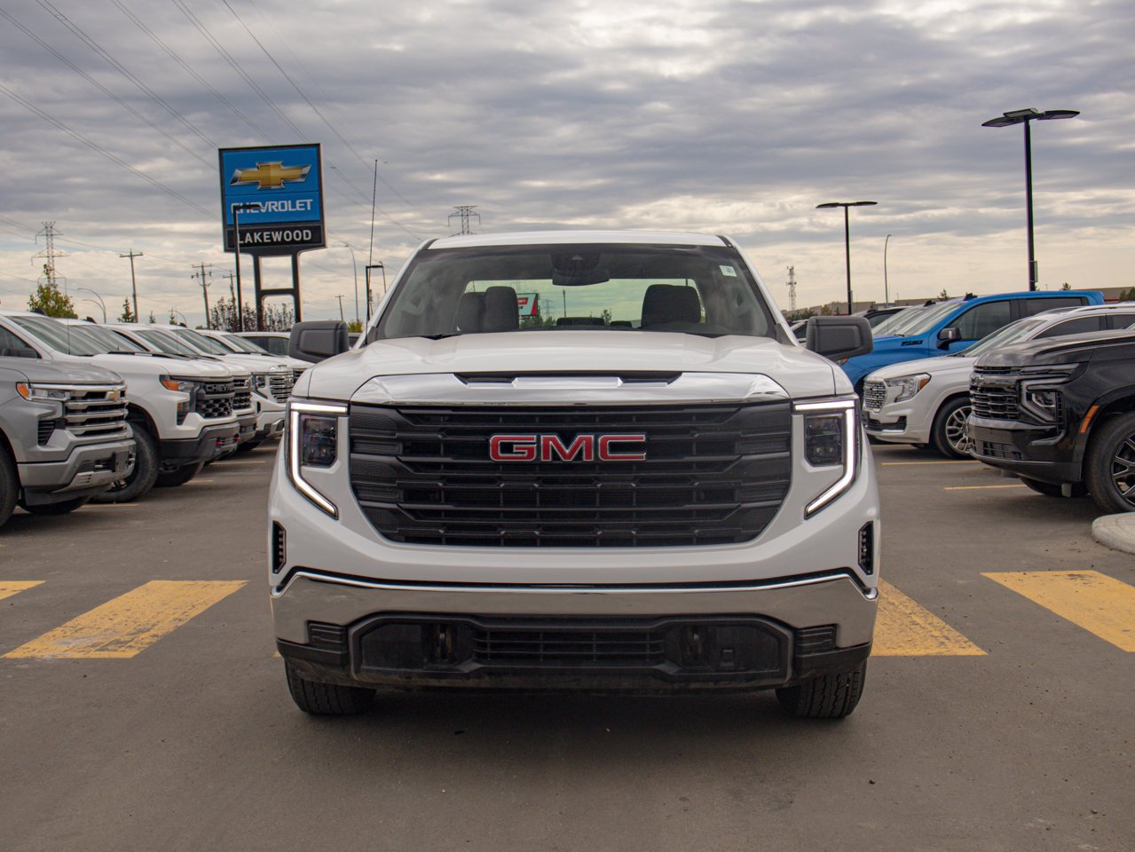 2023 GMC Sierra 1500 4WD Crew Cab 147 Pro White Sherwood Park - photo #2