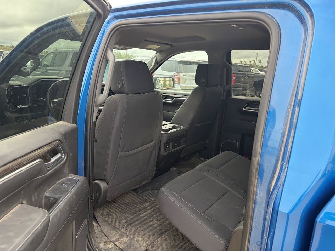 2022 Chevrolet Silverado 1500 4WD Crew Cab 147 RST Blue Sherwood Park - photo #5