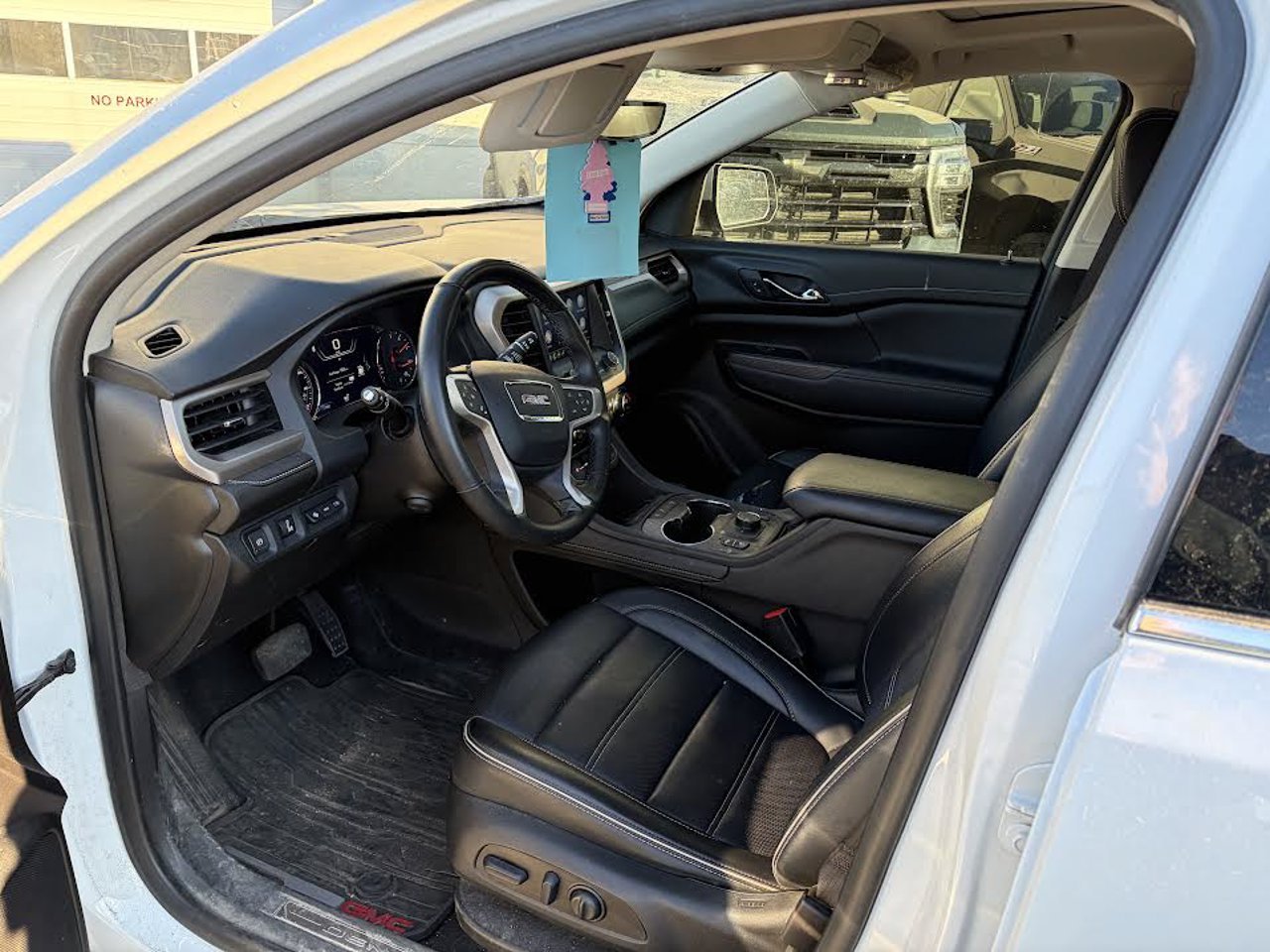 2023 GMC Acadia AWD 4dr Denali White Sherwood Park - photo #6
