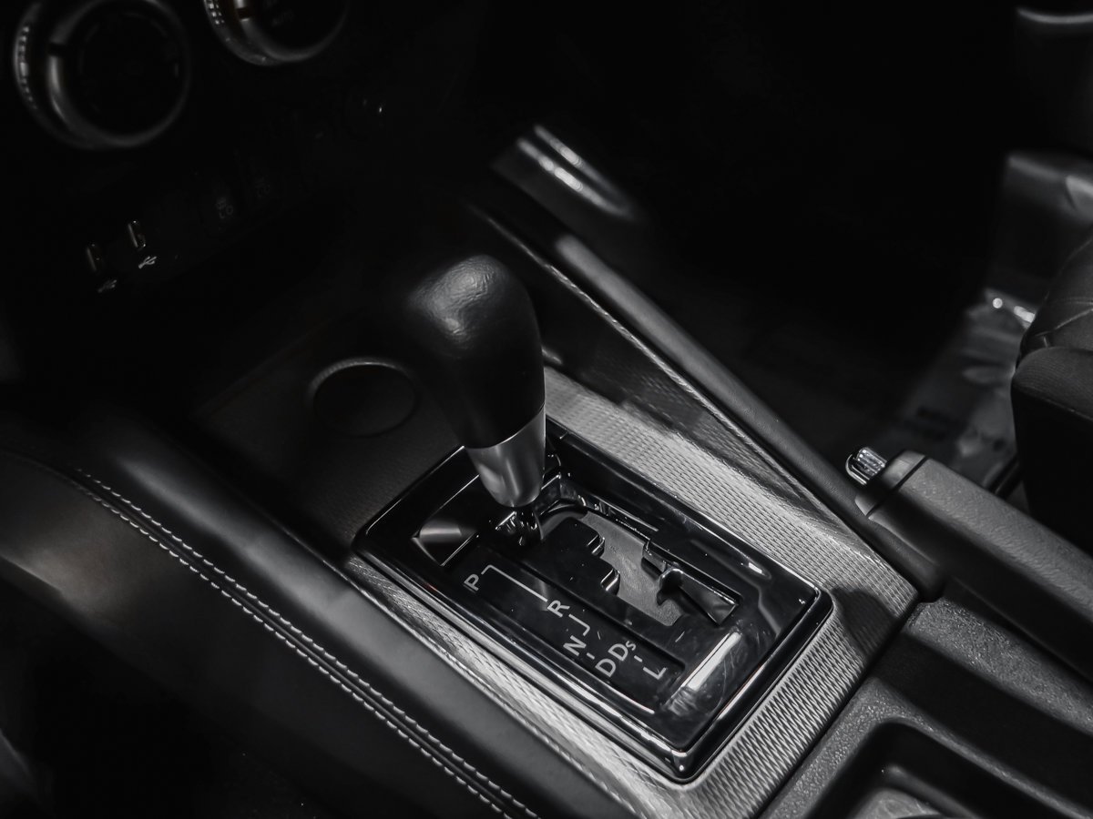 2025 Mitsubishi RVR ES FWD CARPLAY CAMÉRA SIÈGES CHAUFFANTS Grey Montreal - photo #9