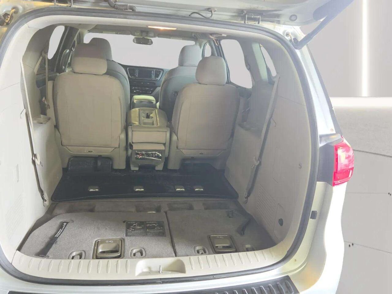 Kia Sedona 2020 Argent Gatineau - photo #17