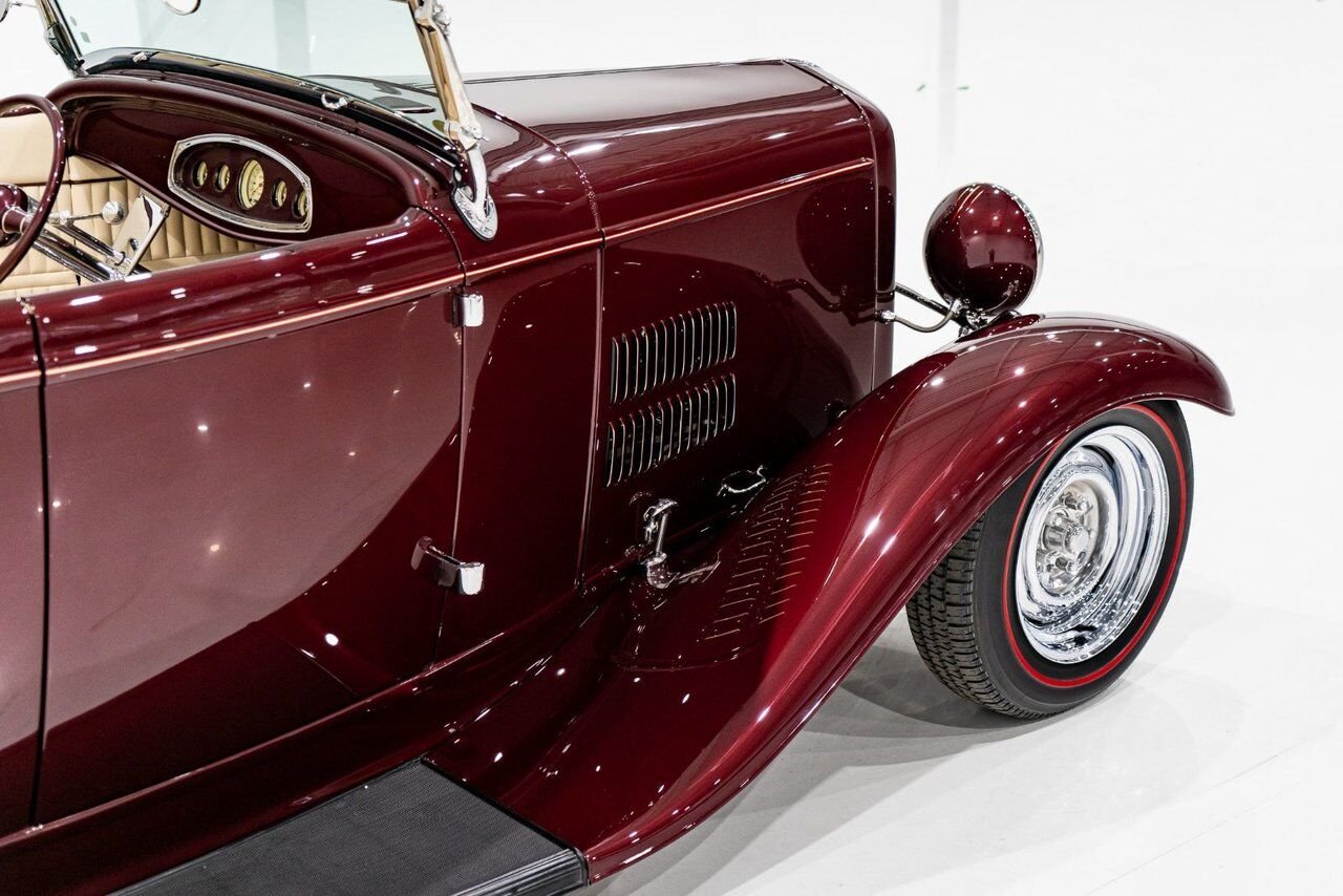 Ford Highboy Lobeck creation spectacular presentation **PRICE IN USD** 1932 Rouge Montréal - photo #38