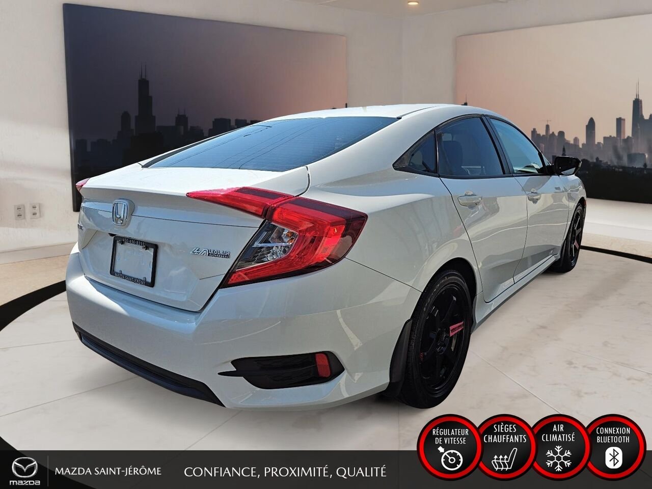 Honda Civic Berline LX | MANUELLE | MAGS NOIR | CARFAX PROPRE 2020 Blanc Saint-Jérôme - photo #5
