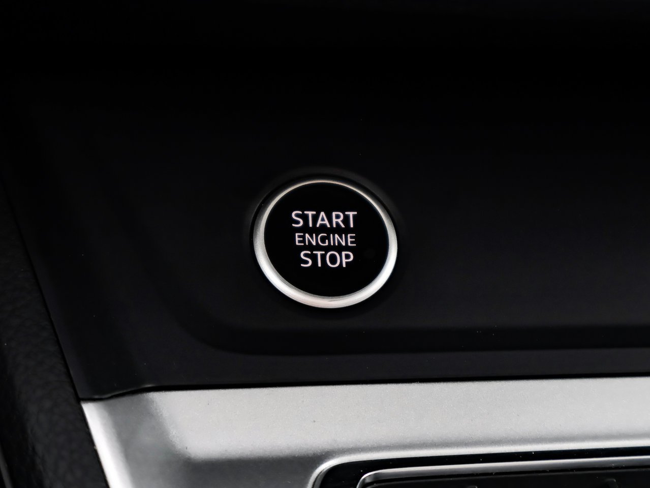 2025 Audi Q3 40 TFSI quattro White Sherwood Park - photo #23