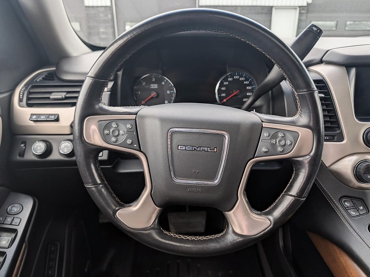 GMC YUKON DENALI 2019 Noir Saint-Hyacinthe - photo #26