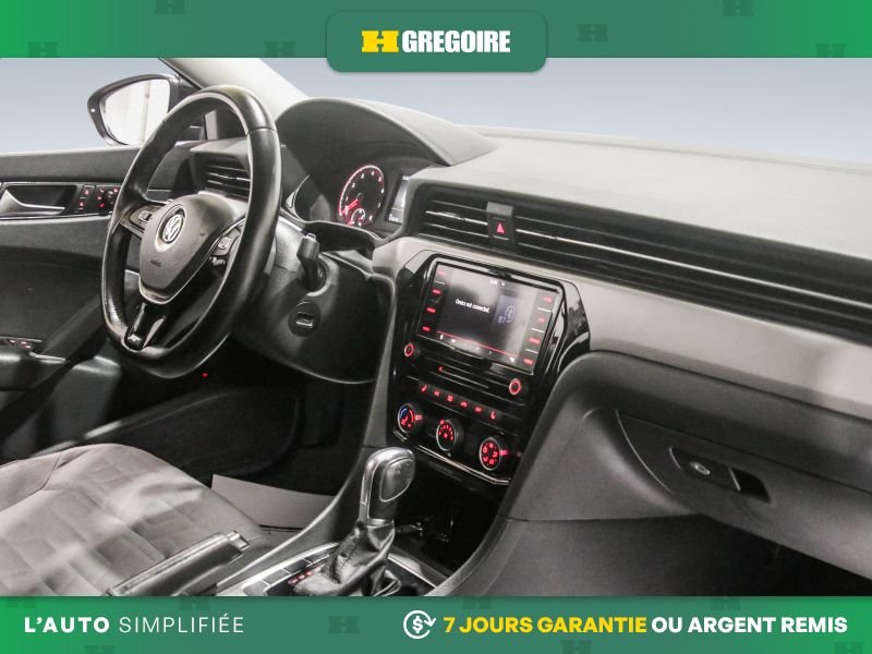 2020 Volkswagen Passat Black Blainville - photo #28