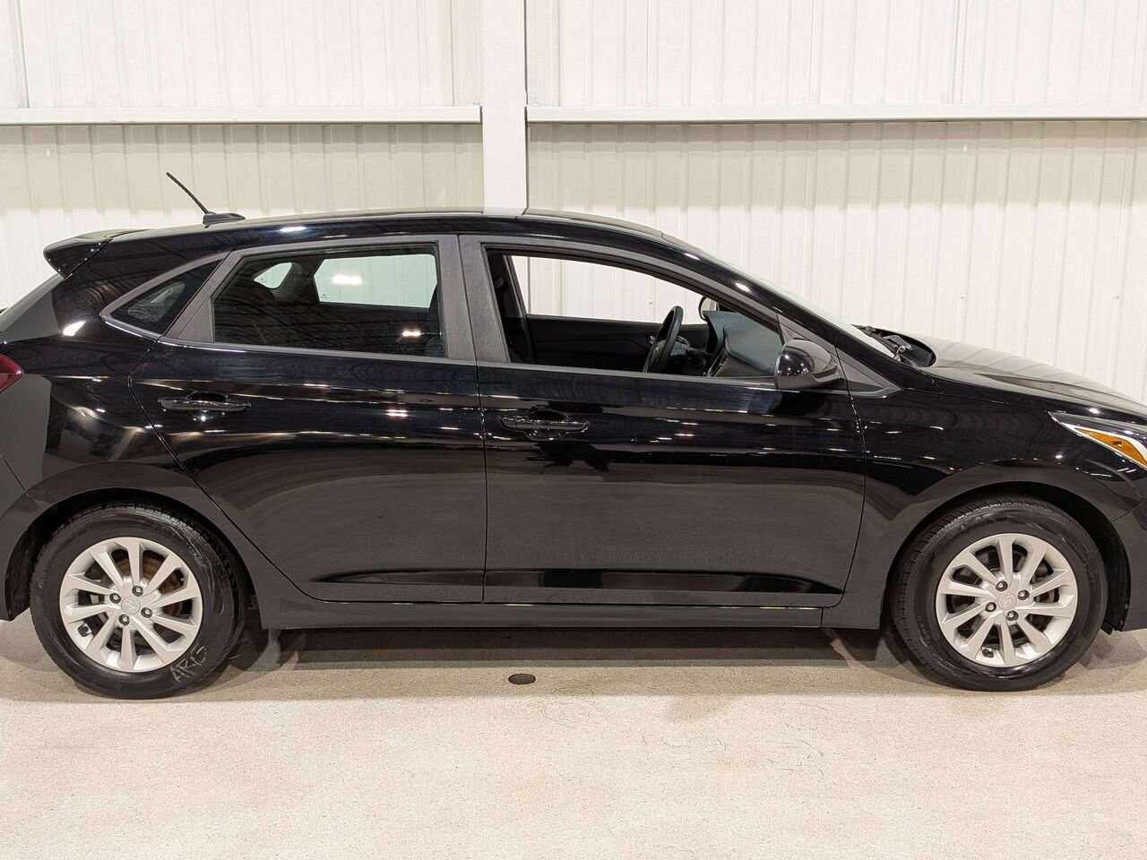 2020 Hyundai Accent 5 Door Preferred IVT Black Val-David - photo #7