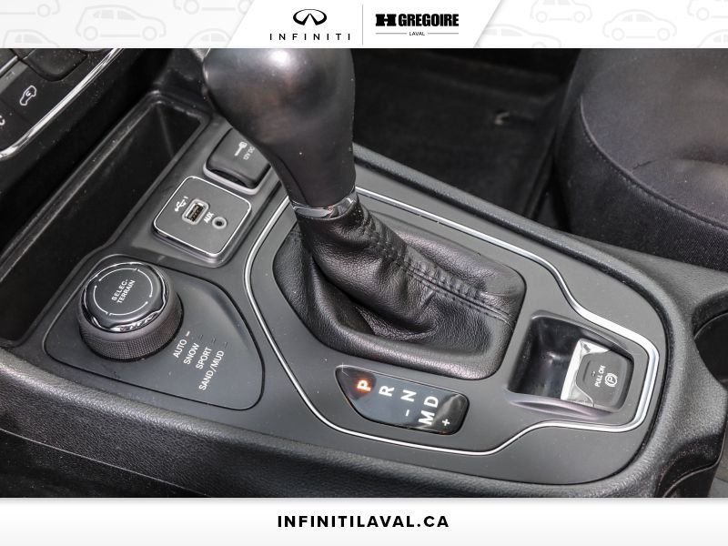 2019 Jeep Cherokee Grey Saint-Eustache - photo #18
