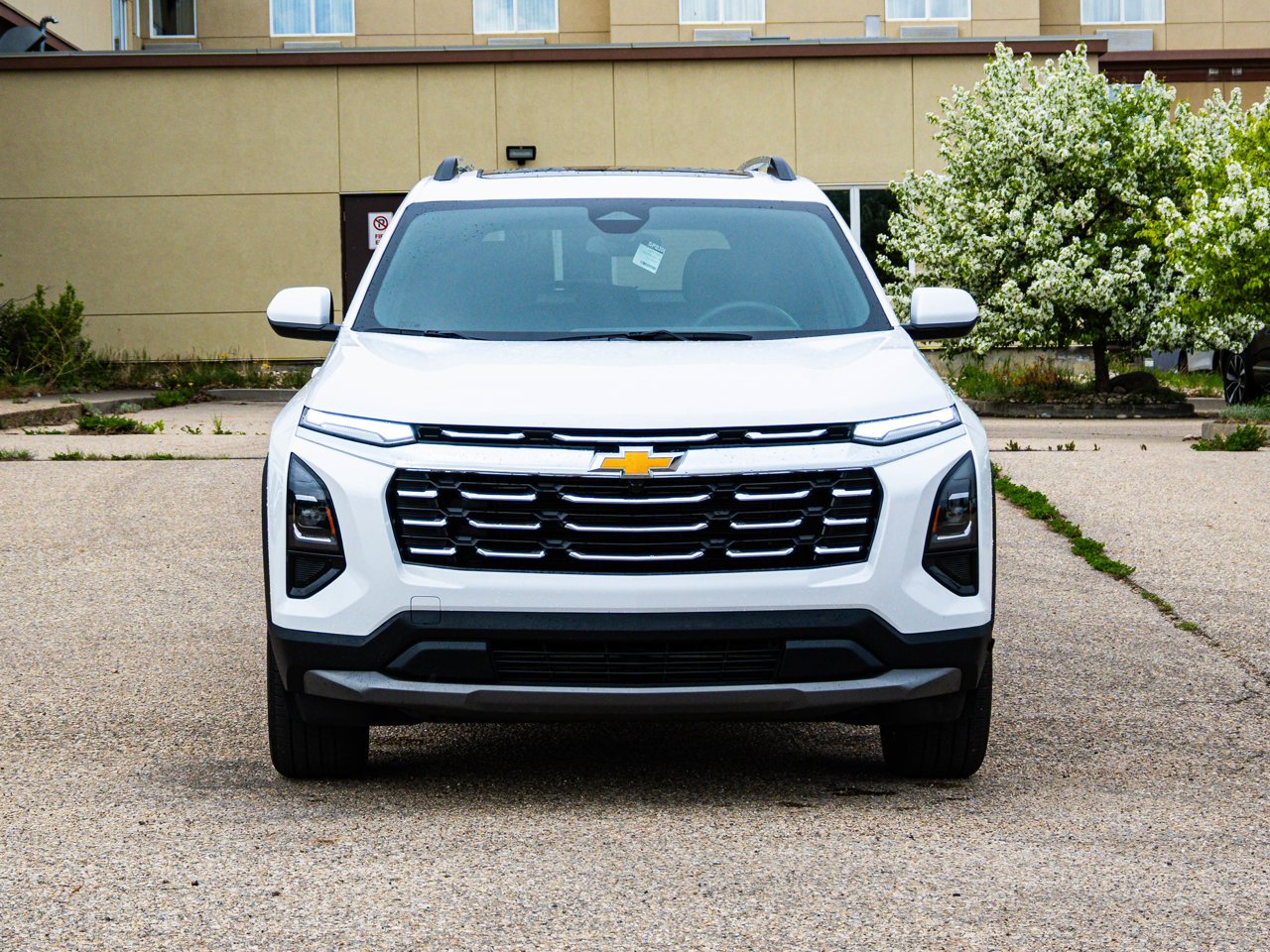 2026 Chevrolet Equinox AWD 4dr LT w/2LT White Sherwood Park - photo #2