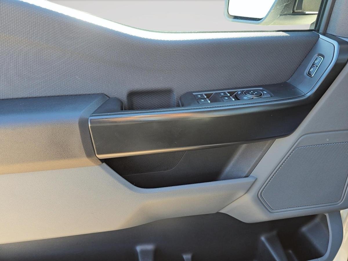 Ford F-150 63400A | XL cabine SuperCrew 4RM caisse de 5,5 pi 2025 Blanc Val-d'Or - photo #8