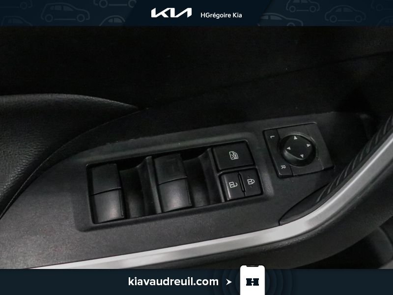 2020 Toyota Rav 4 White Laval - photo #11