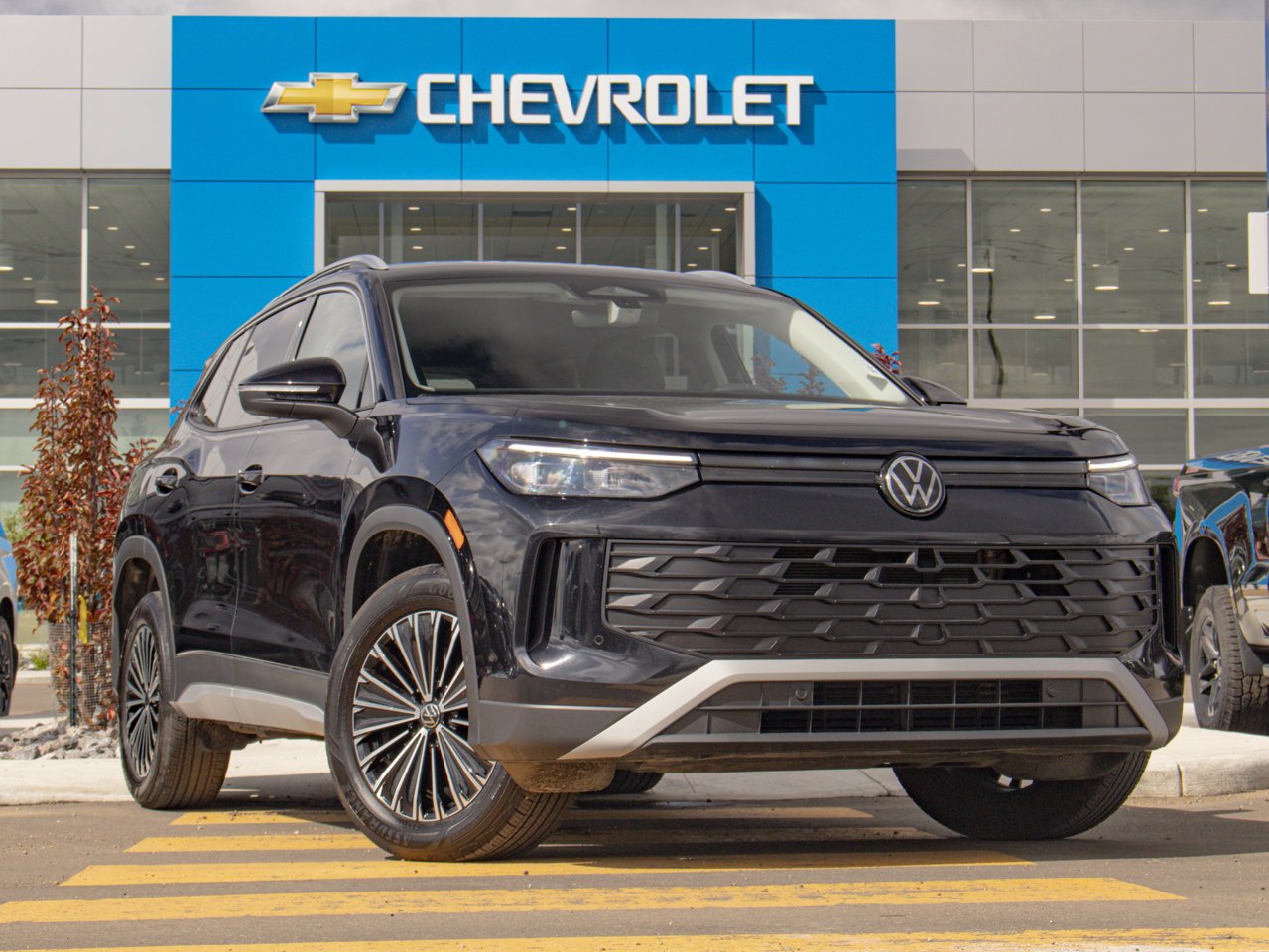 2026 Volkswagen Tiguan Comfortline 4MOTION Black Sherwood Park - photo #14