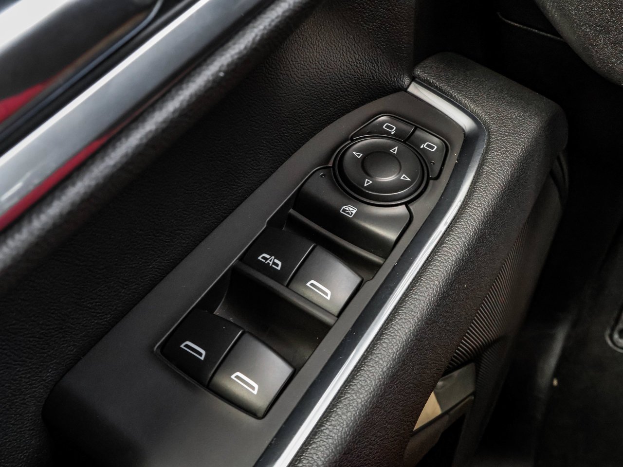 2025 Chevrolet Silverado 1500 4WD Crew Cab 147 LT White Sherwood Park - photo #18