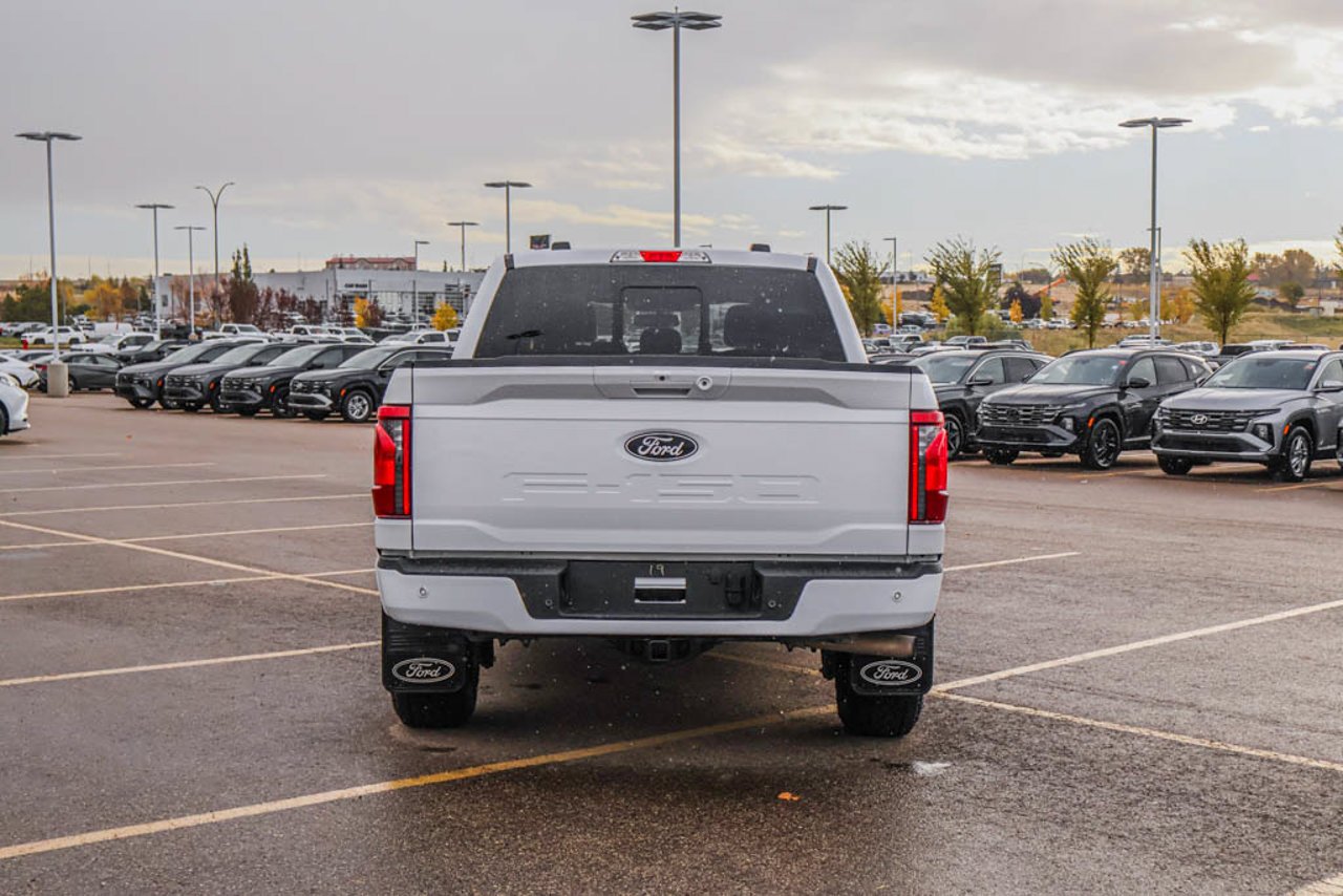 2025 Ford F-150 XLT 4WD SuperCrew 5.5' Box White Sherwood Park - photo #6