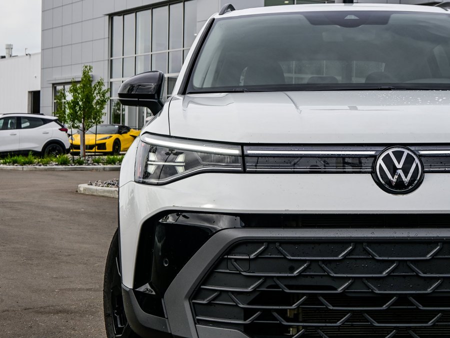 2026 Volkswagen Taos Comfortline Black Edition 4Motion 1.5L | Sunroof White