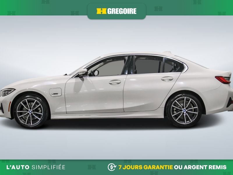 BMW 330 729903 | 330e HYB PLUT IN AUTO A/C CUIR TOIT NAV GR ELECT M 2022 Blanc Laval - photo #4
