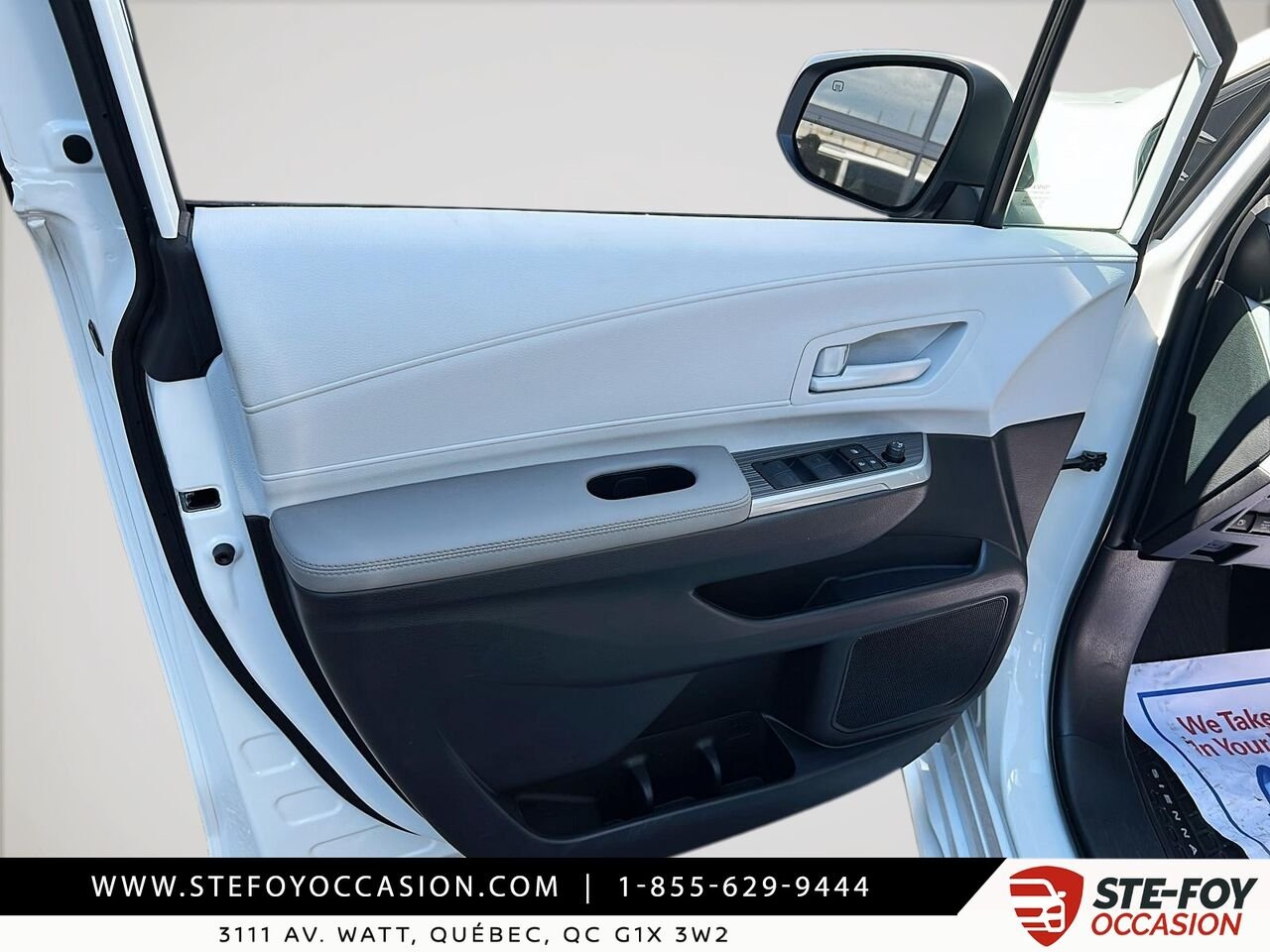 2026 Toyota Sienna LE 8 PASSAGERS White Québec - photo #10