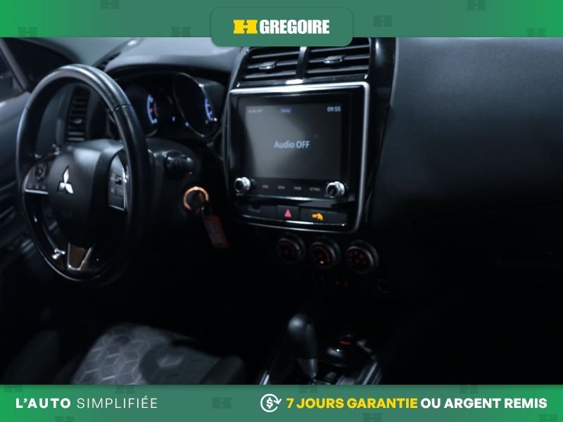 2023 Mitsubishi RVR Grey Laval - photo #24