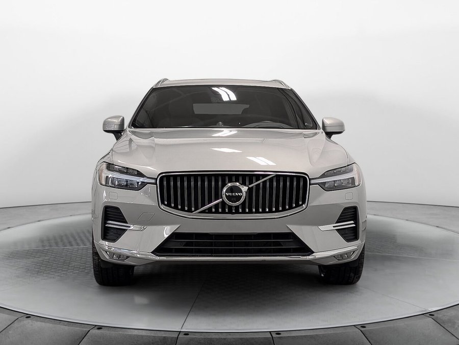 VOLVO XC60 Ultimate Bright Theme AWD Toit Pano Sièges Chauffants 2023 Gris