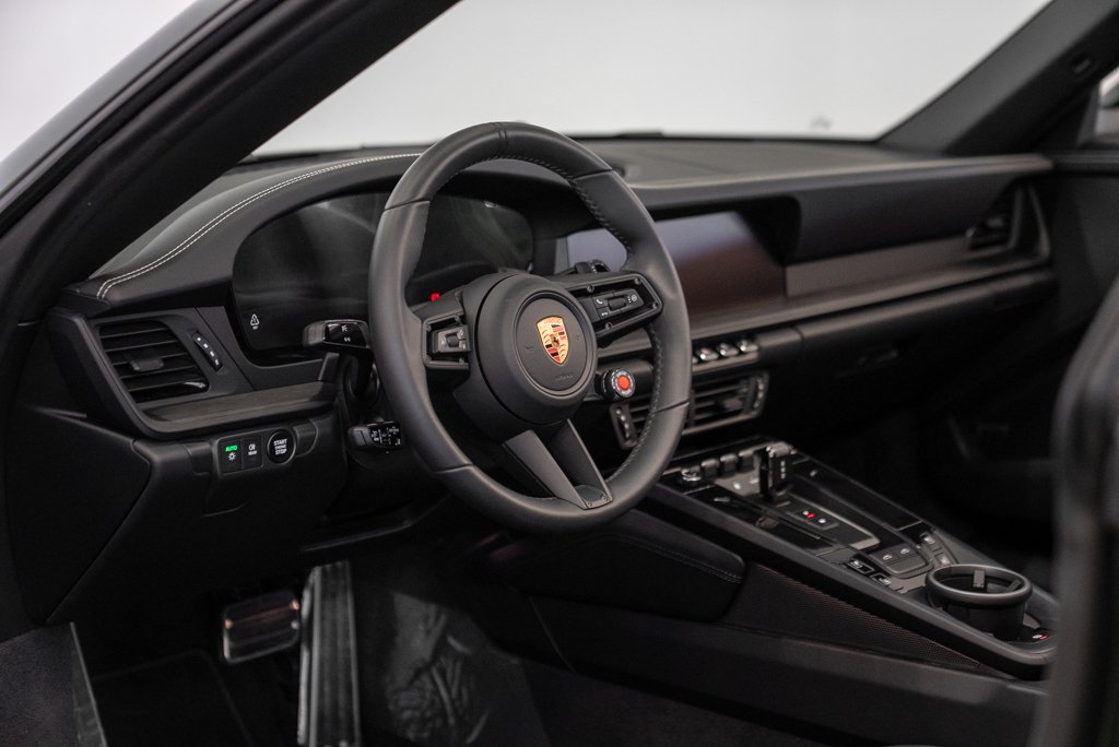 2026 Porsche 911 Green Saint-Eustache - photo #20