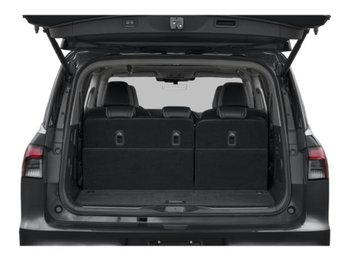 INFINITI QX80 PURE