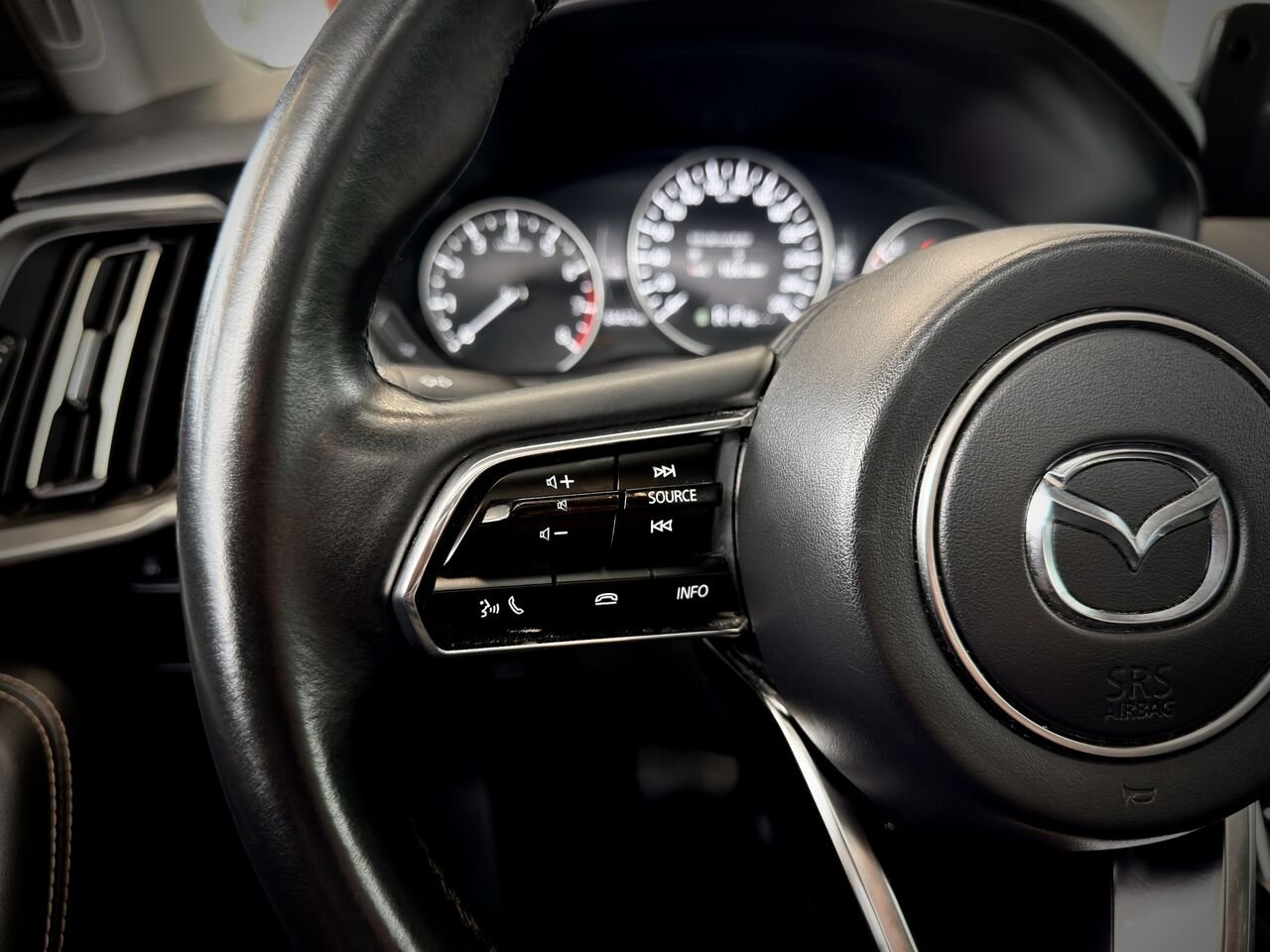 2024 Mazda CX-90 hybride léger Black Notre-Dame-des-Prairies - photo #25