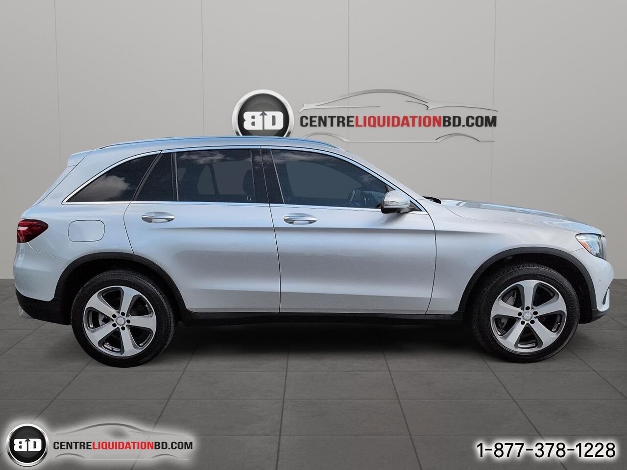 2017 Mercedes-Benz GLC GLC 300 4MATIC | BD0390 Silver Granby - photo #3