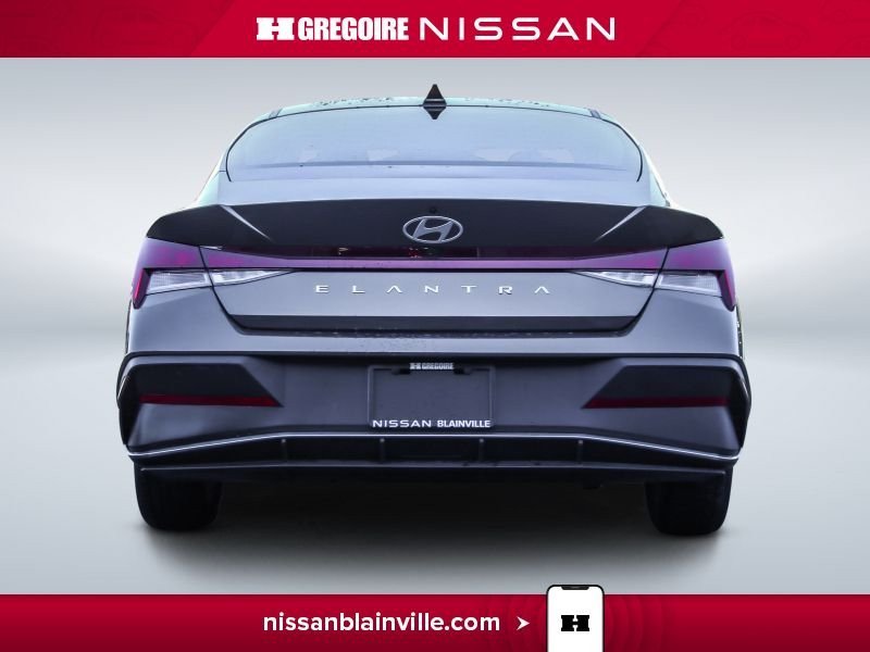 2025 Hyundai Elantra Grey Blainville - photo #7